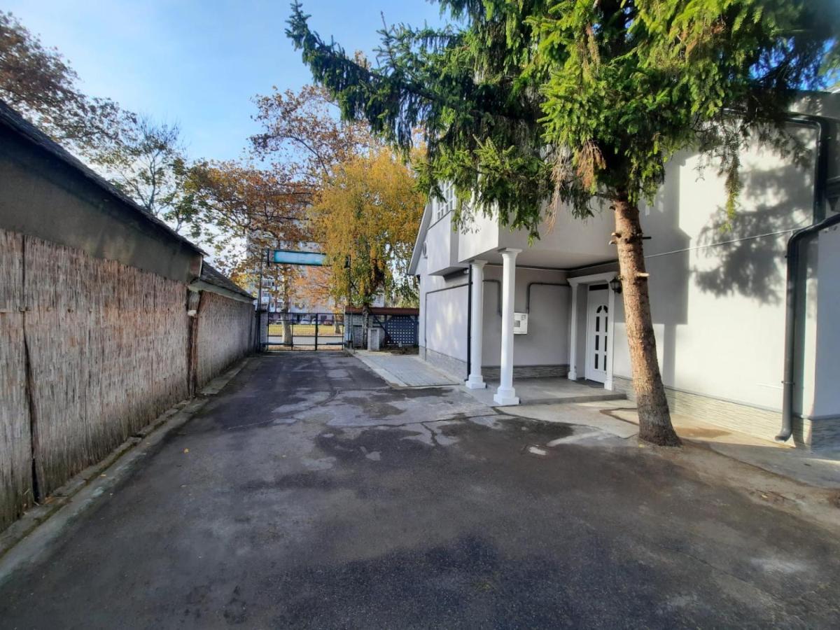 Borostyan Panzio Bed & Breakfast Debrecen Exterior photo