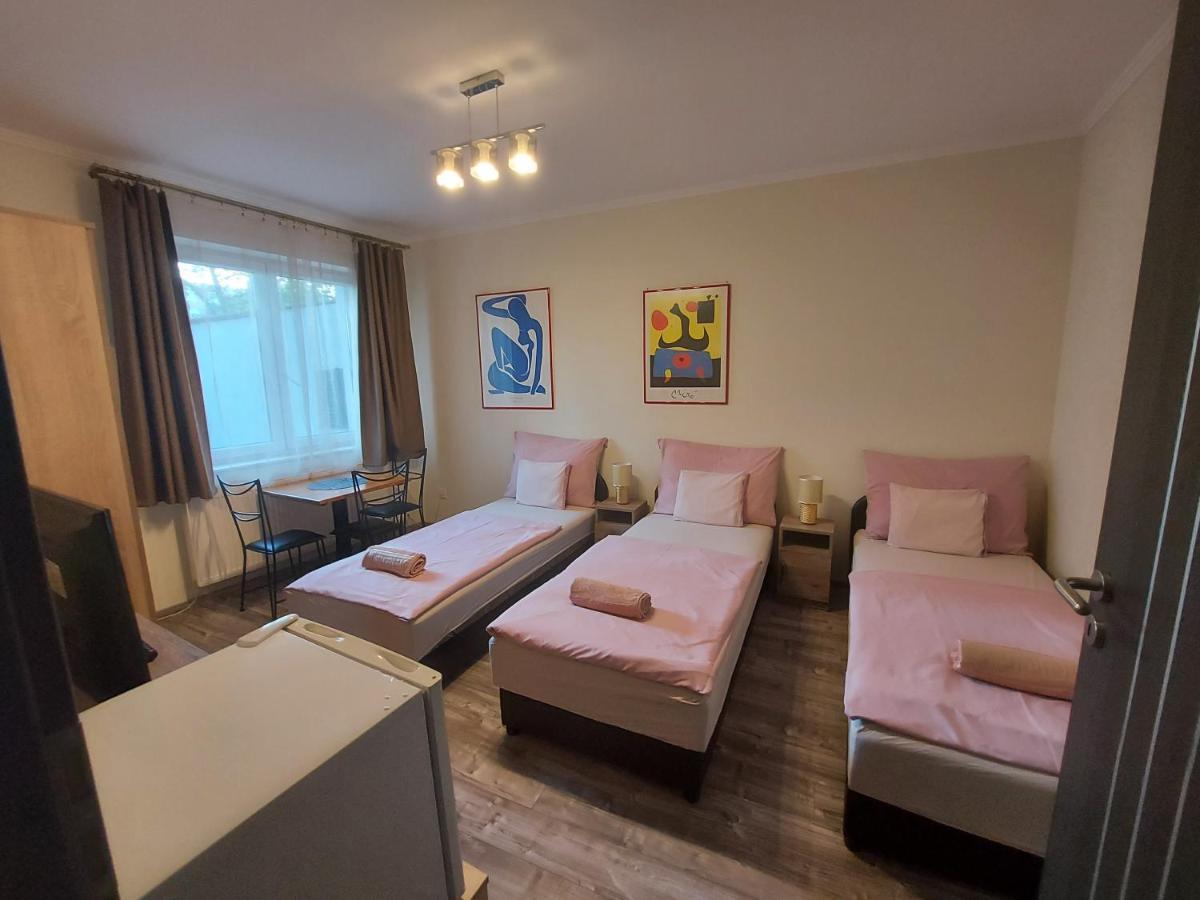 Borostyan Panzio Bed & Breakfast Debrecen Exterior photo